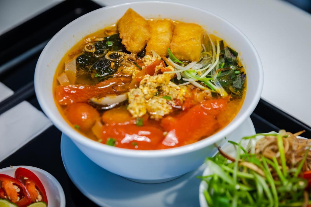 Tru By Hilton Nam Dinh City Centre Zewnętrze zdjęcie